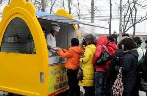 書報亭、早餐車，甚至垃圾桶都有二維碼“身份證”了。